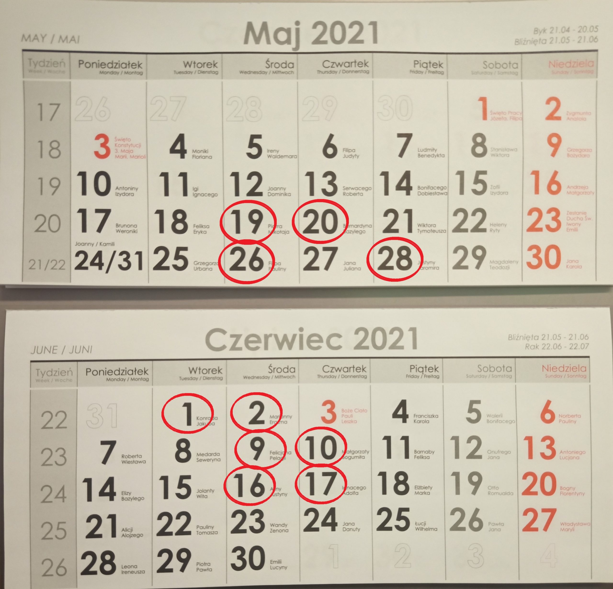 Zdjęcie kalendarza z zaznaczonymi datami